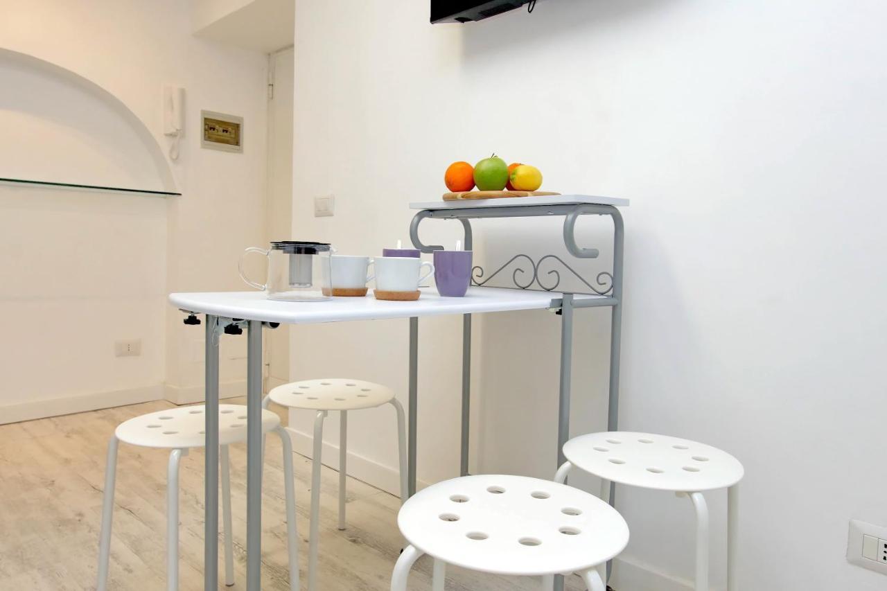Ych-Confortevole Suite Al Colosseo Roma Exterior foto