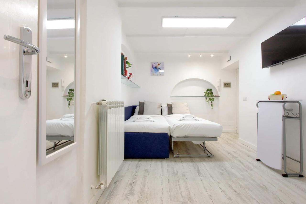 Ych-Confortevole Suite Al Colosseo Roma Exterior foto